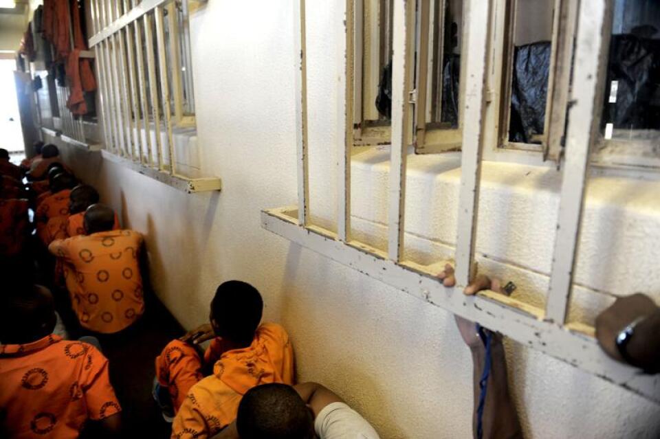 More than 1,800 inmates escape from Nigerian prison after gun attack ...