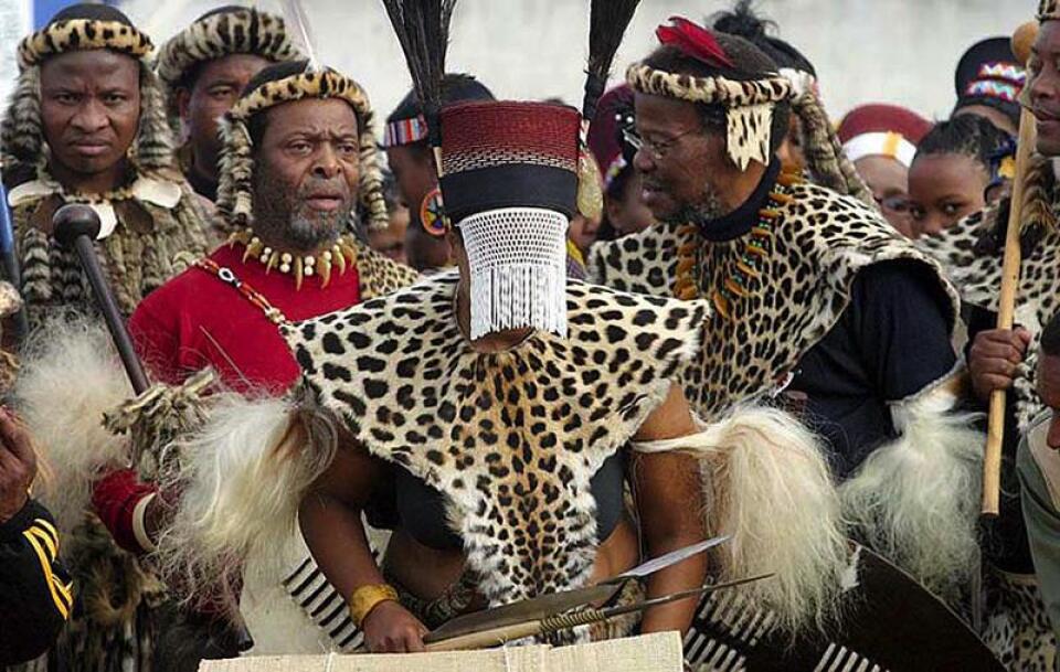 ANAPIX: King Zwelithini with his daughters (File) | African News Agency